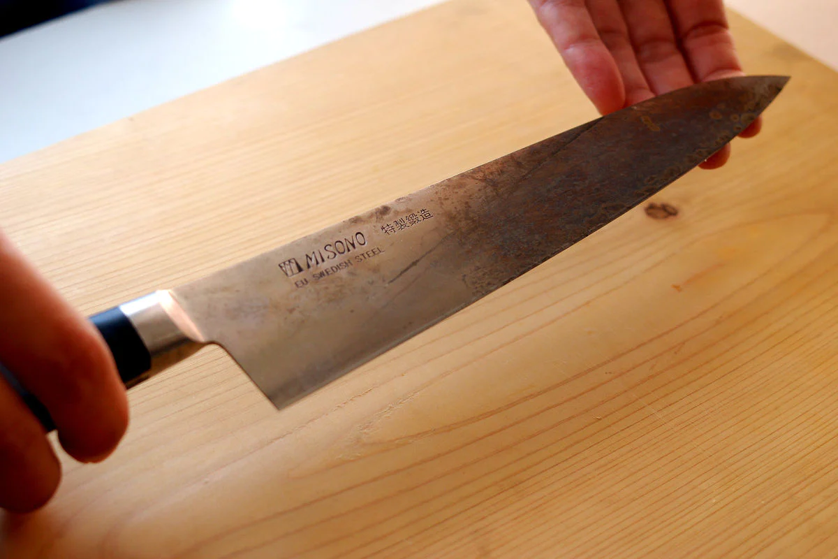 Removing Rust from Steel Kitchen Knives