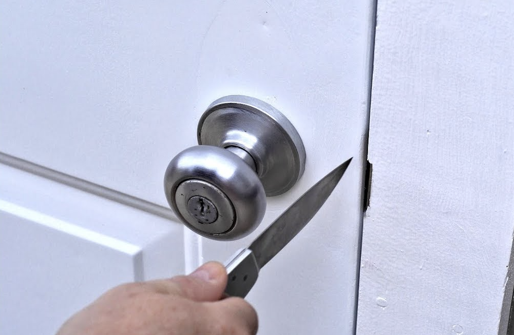 How to Pick a Lock with a Knife